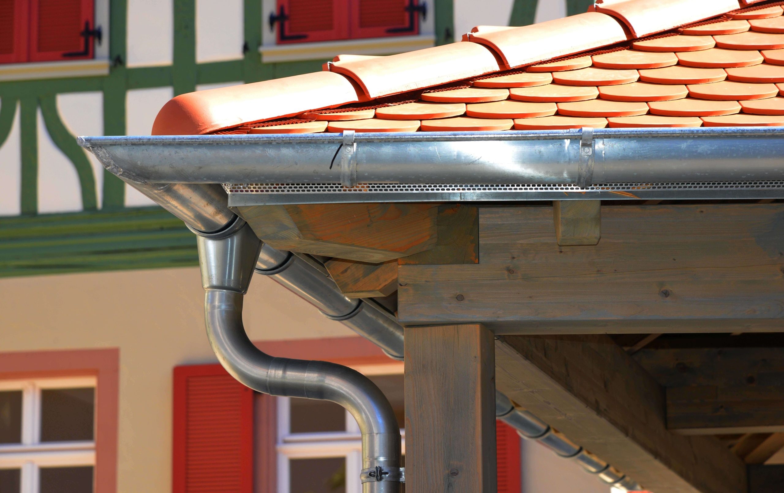 Corrosion-resistant steel gutters for effective rainwater drainage in Round Rock